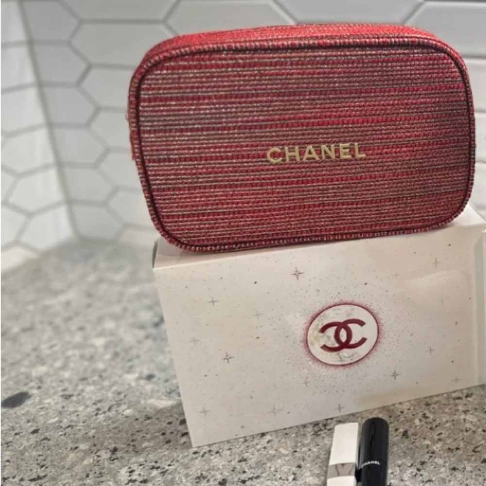2022 CHANEL Eye Essentials Set holiday Christmas mascara and mascara primer - Picture 2 of 2